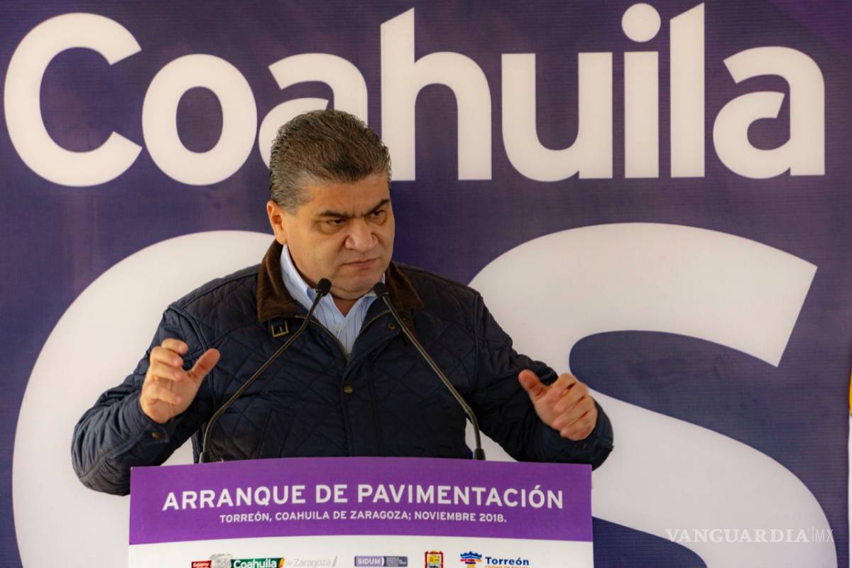 $!Da Miguel Riquelme banderazo inicial de pavimentación en Torreón