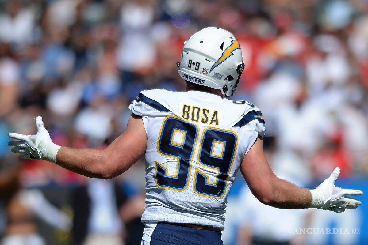 $!Joey Bosa se perderá el debut de los Chargers