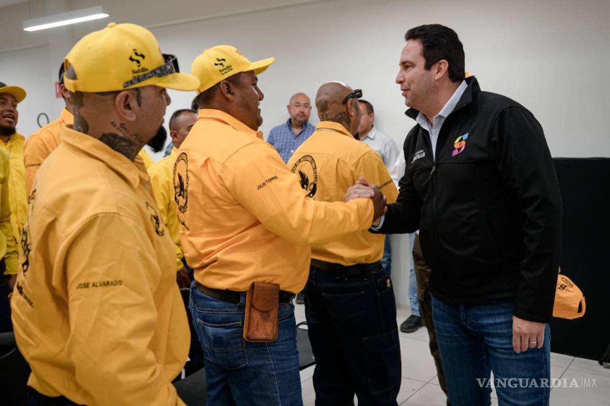 $!El alcalde Javier Díaz entregó más de 800 insumos a brigadistas forestales.