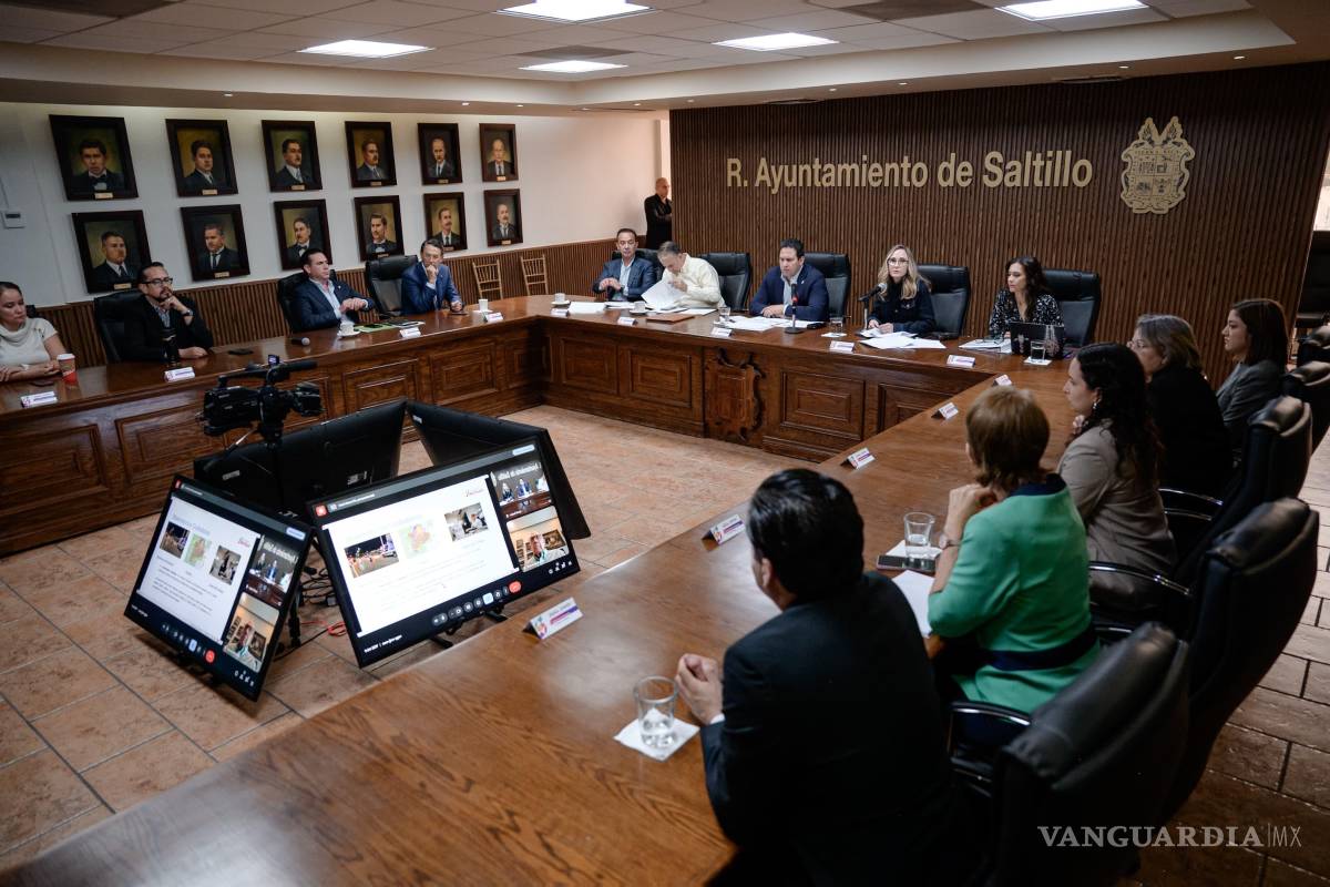 $!Durante la sesión se aprobó la convocatoria para elegir al Contralor Ciudadano y se designó como presidente del Consejo a Roberto Cabello Elizondo.