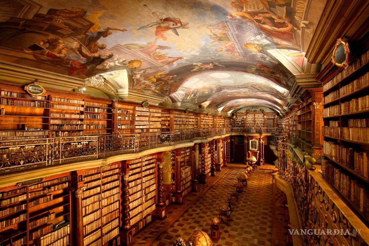 $!Biblioteca Klementinum en Praga es considerada la más bella del mundo