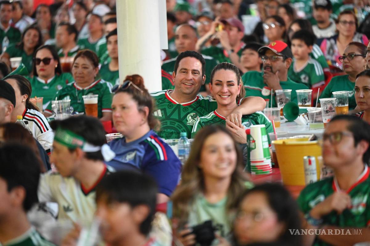 $!El alcalde Javier Díaz y su esposa Luly López, han asistido a los partidos de México en las instalaciones del festival, que ha reunido a miles de visitantes este verano.
