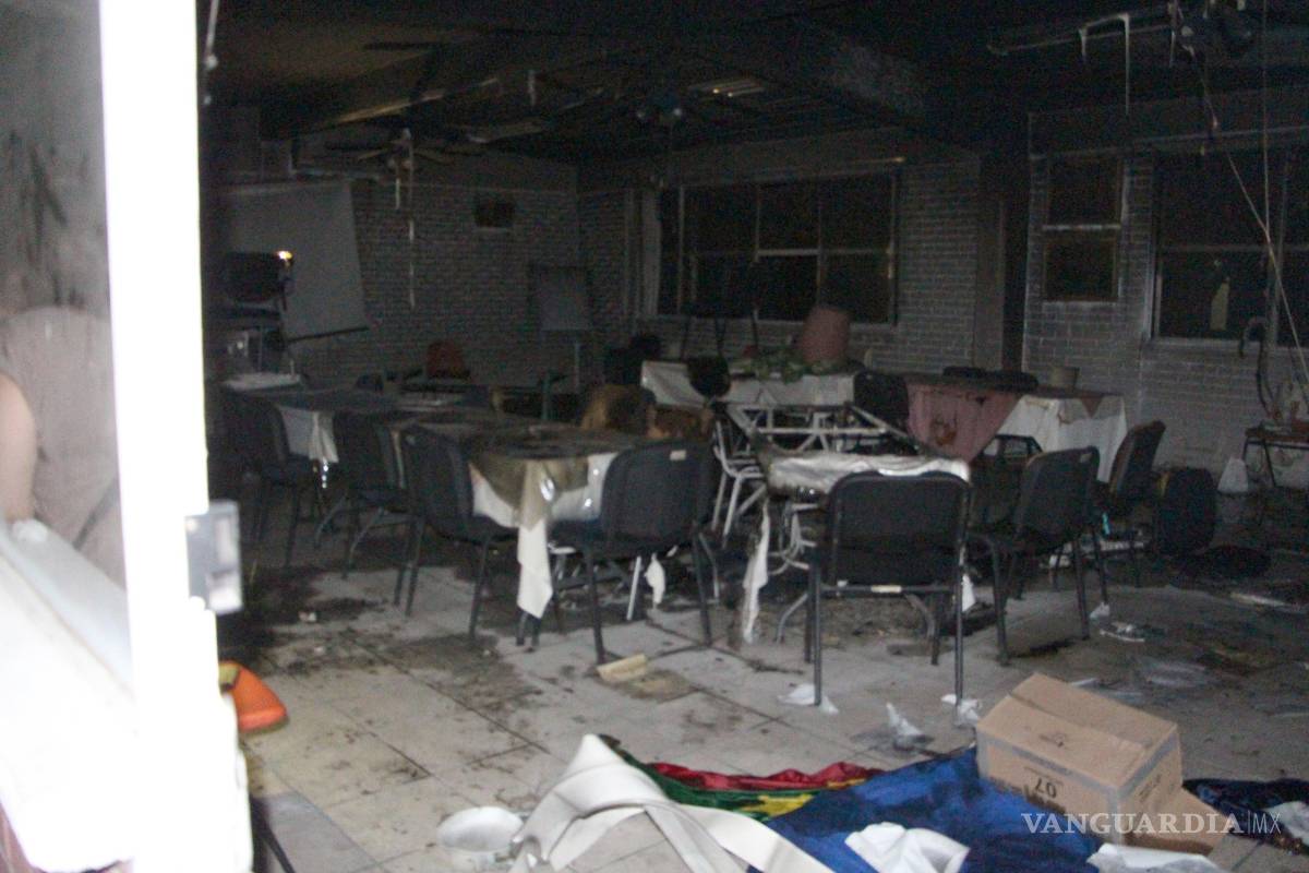 Atacan pirómanos un kínder de Saltillo