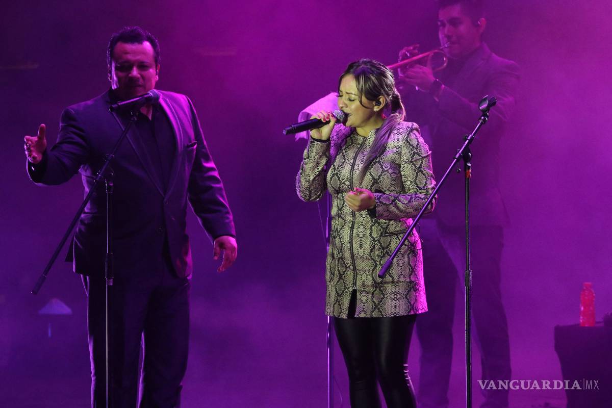 $!Los Ángeles Azules deleitan a saltillenses: ¡Los dejan bailando hasta el amanecer!