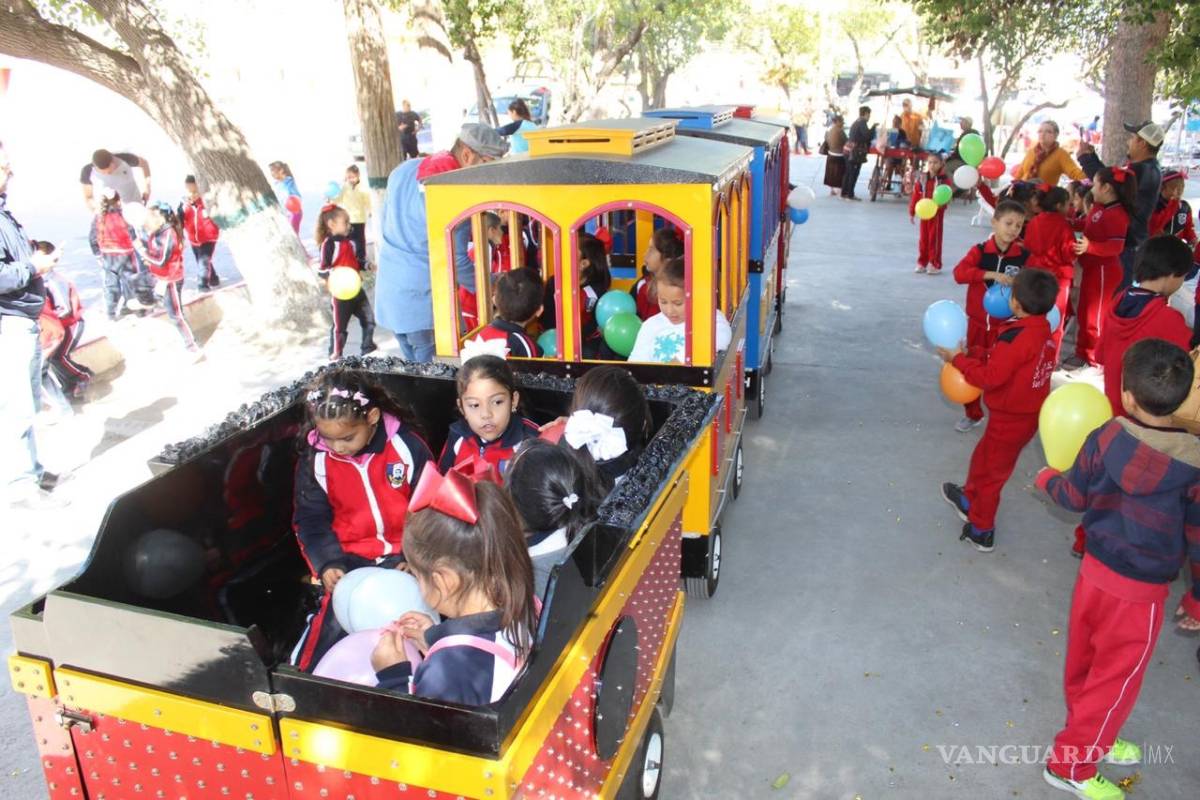 $!Llega tren navideño a San Buenaventura, Coahuila