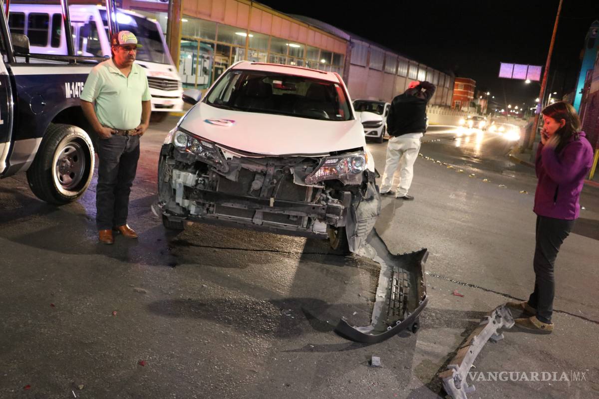 $!Sale volando de la caja de camioneta; resulta ileso