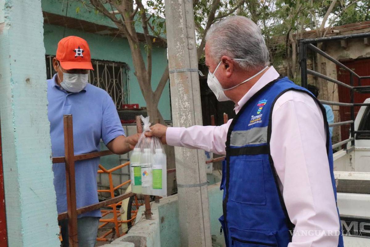 $!Jorge Zermeño reparte apoyos en ejidos y colonias de Torreón