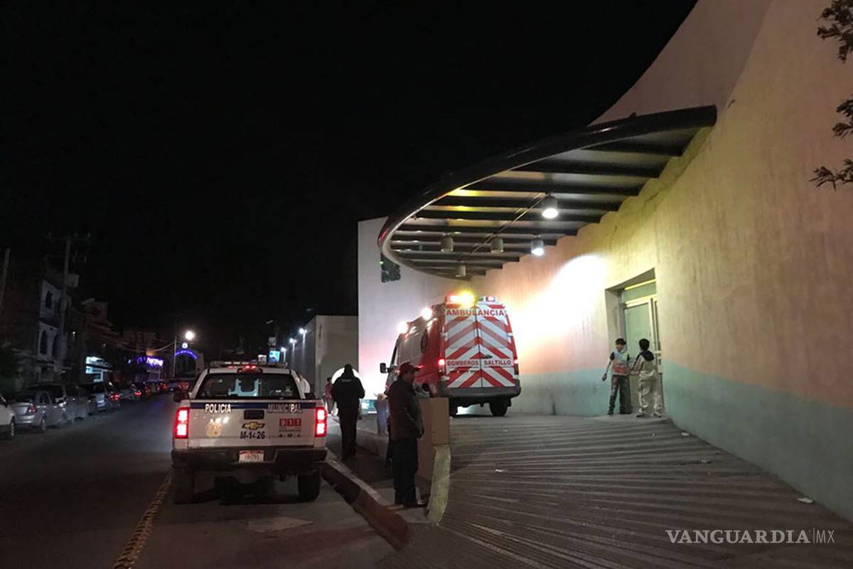 $!Por celos hombre agrede a su esposa y luego se apuñala