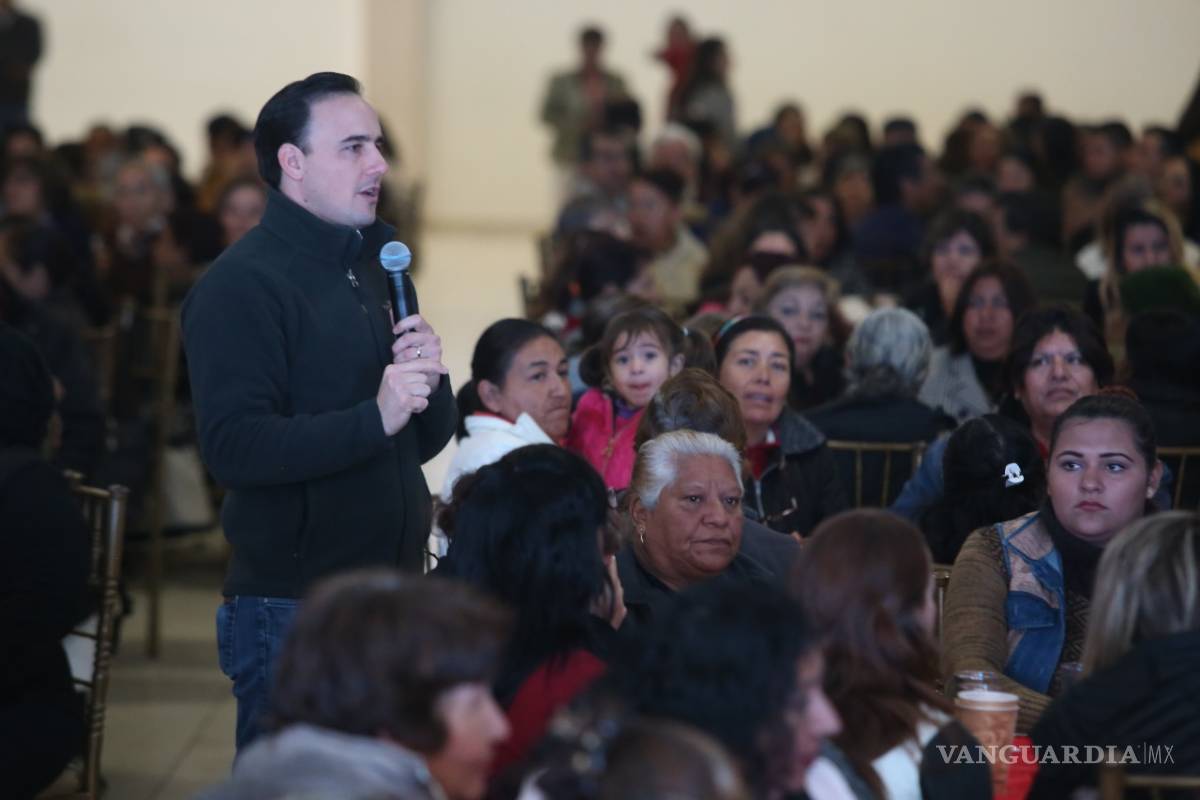 Lleva Manolo primer informe a colonias del sur de Saltillo