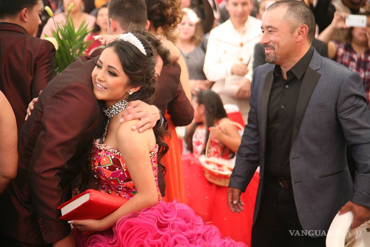 $!Rubí: Un quince años con glamour