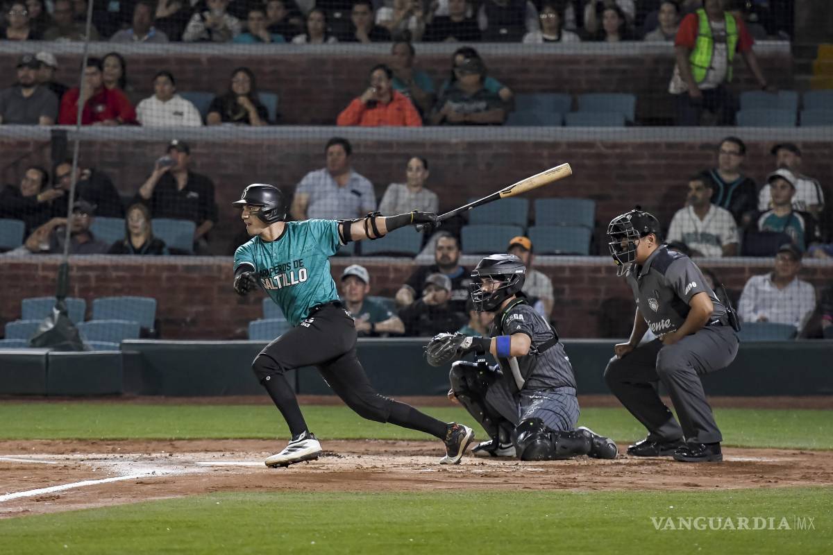 $!Brandon Villarreal anotó la carrera del empate para Saraperos en la séptima entrada.