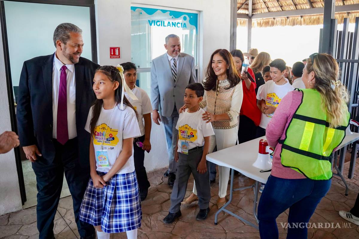 $!El Edil revisó las áreas técnicas y recreativas del parque, con énfasis en el funcionamiento de la alberca y las medidas de seguridad.