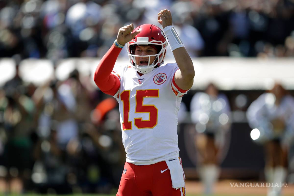 Mahomes lanza para 4 TDs en el segundo cuarto del triunfo de Chiefs