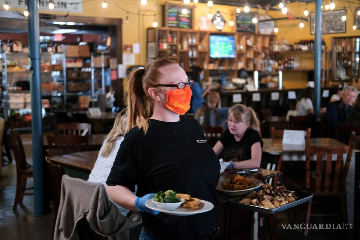 Políticas de las empresas influyen en desigualdades salariales, señala la OCDE