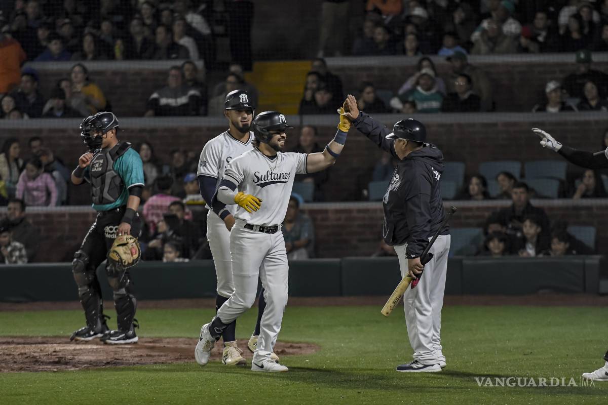 $!La afición respondió en gran número para respaldar una iniciativa solidaria impulsada junto a Saraperos.