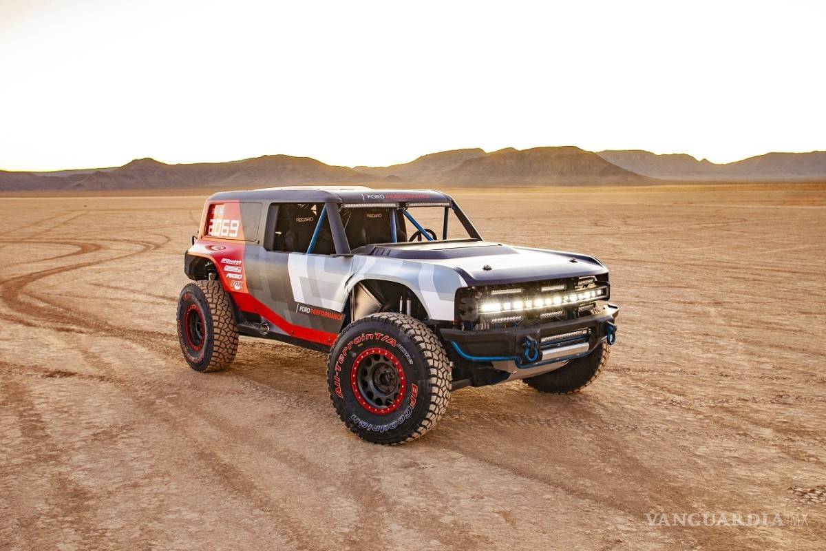 Ford casi nos deja ver a su nueva Bronco, con una versión para la Baja 1000
