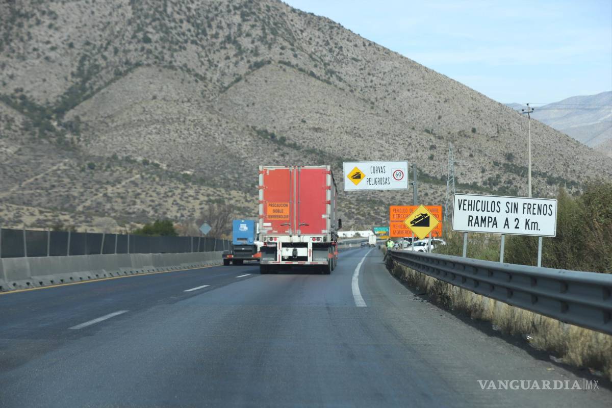 ¿Quién revisa a los tráileres antes de llegar a Los Chorros? Centro de Verificación está en carretera Monterrey-Saltillo