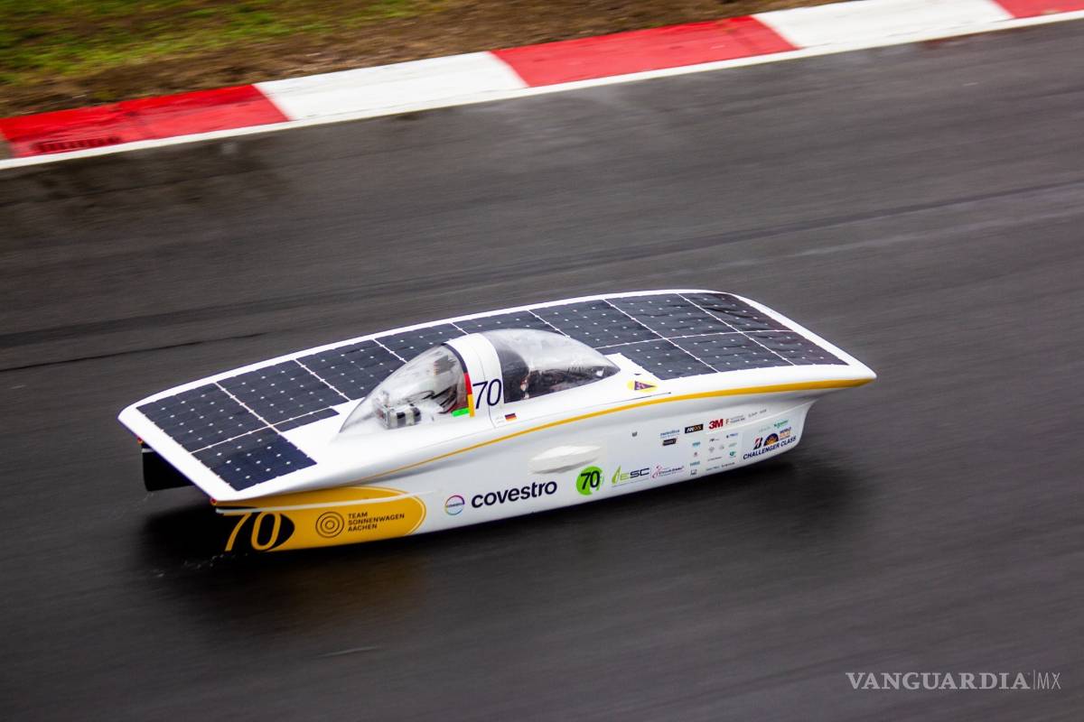 Esta es la carrera de autos solares más difícil del mundo