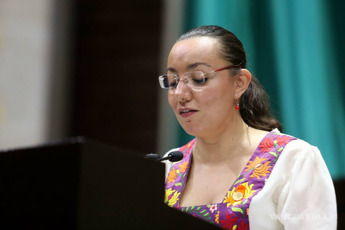 $!Recibirán diputados a padres de normalistas este miércoles