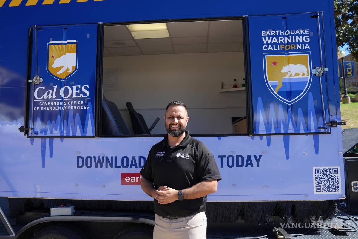 $!El vocero de la Agencia de Servicios de Emergencia para la Gobernación de California, Jose Lara, en la Universidad de California en Los Ángeles.