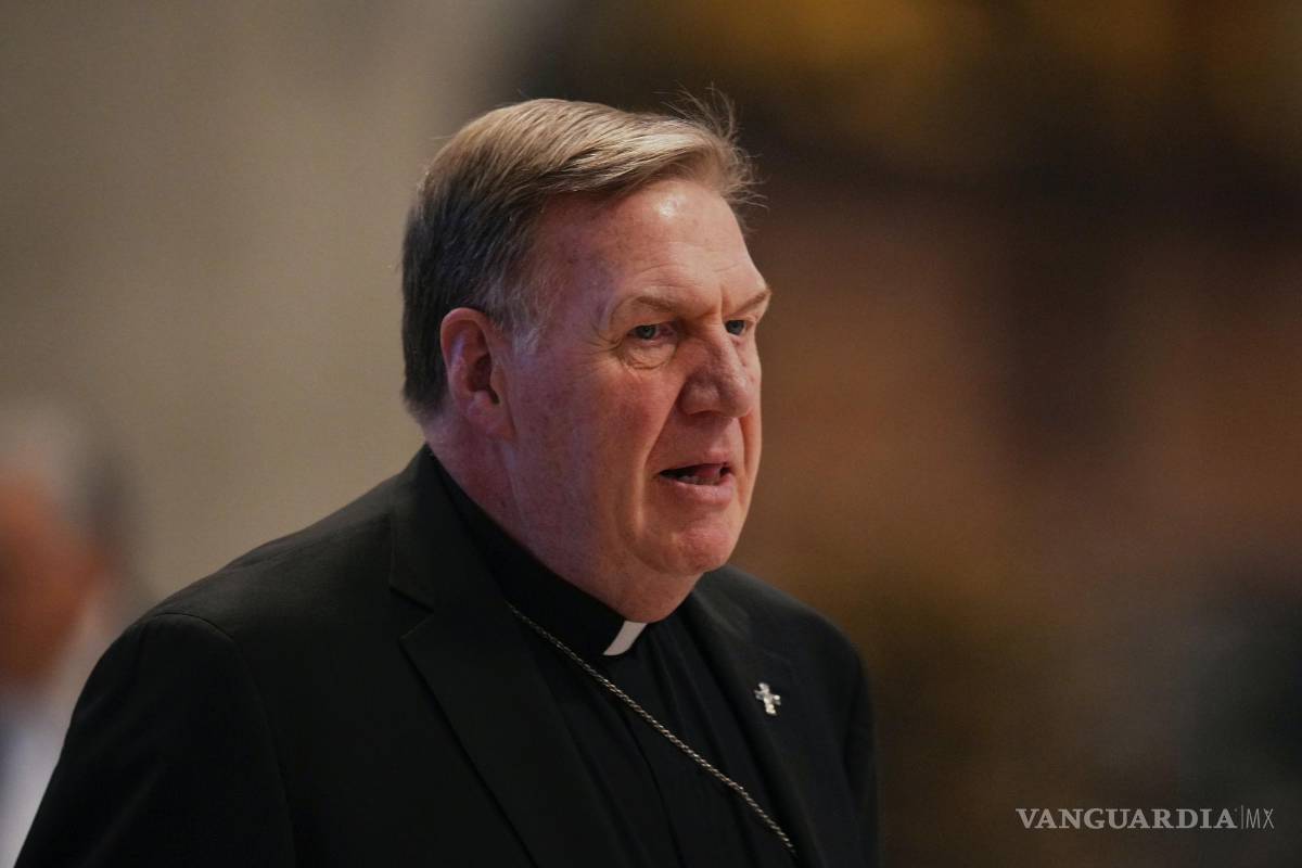 $!El cardenal Joseph William Tobin asiste a una misa en el quinto de los nueve días de duelo por el difunto papa Francisco, en la basílica de San Pedro en el Vaticano.