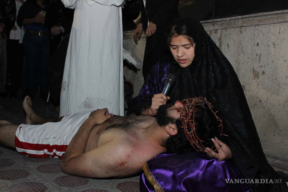 $!La procesión del silencio se apodera de Viesca