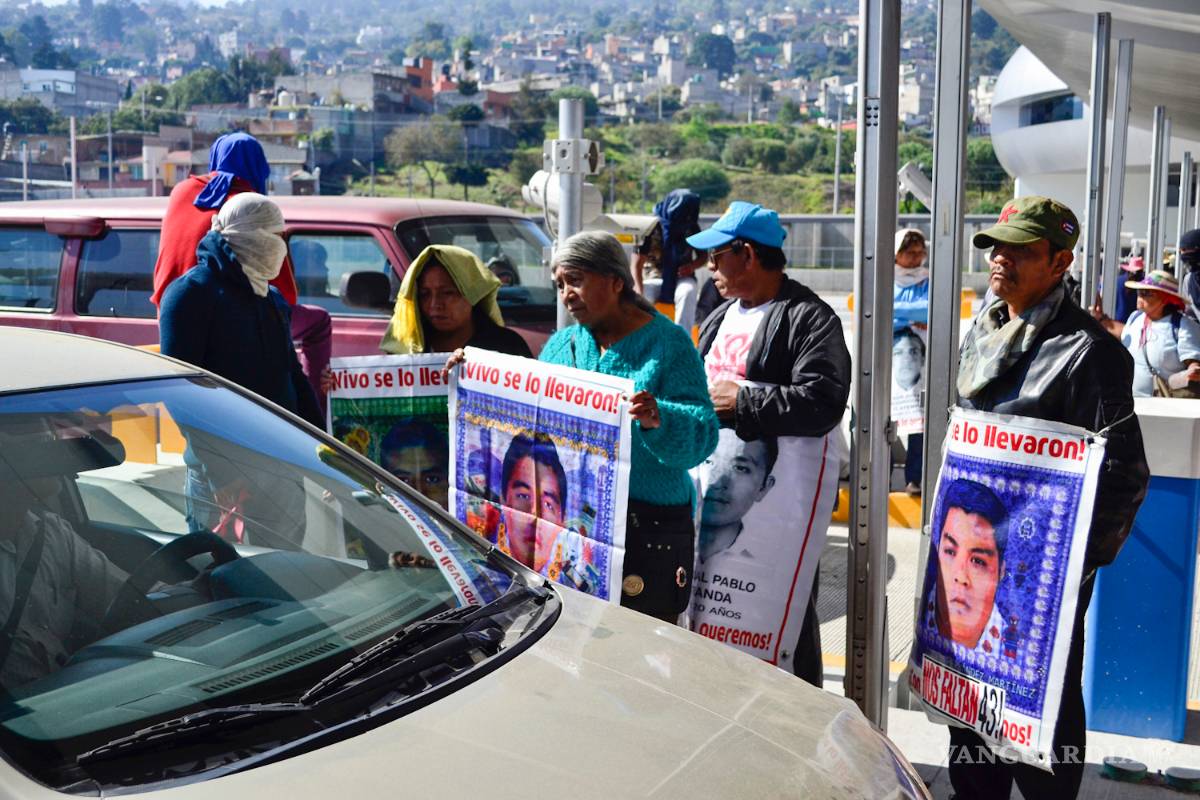 &quot;Ya son tres navidades que no tenemos a nuestros hijos&quot; : Padres de los 43