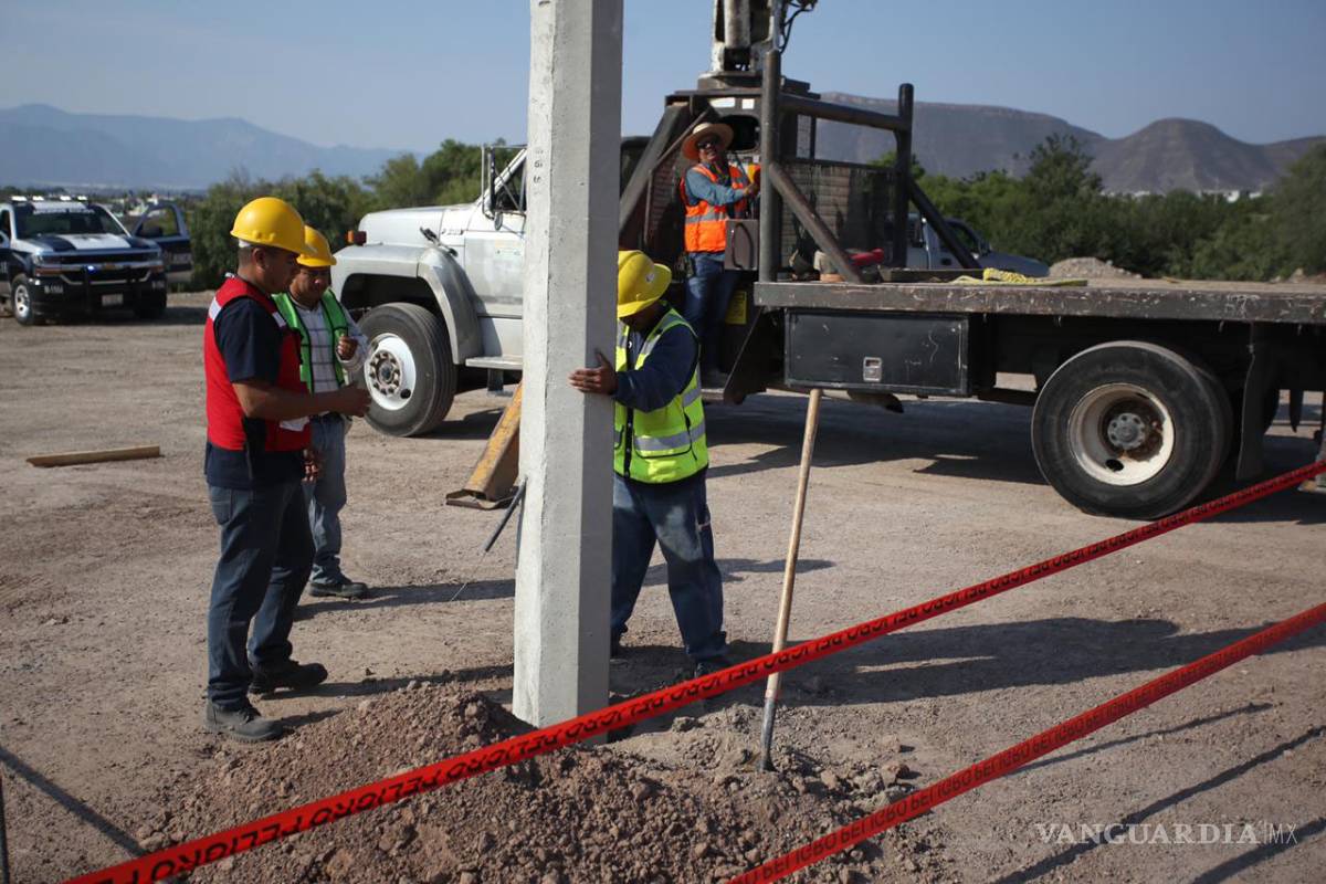 Amplían red eléctrica en beneficio de 350 familias