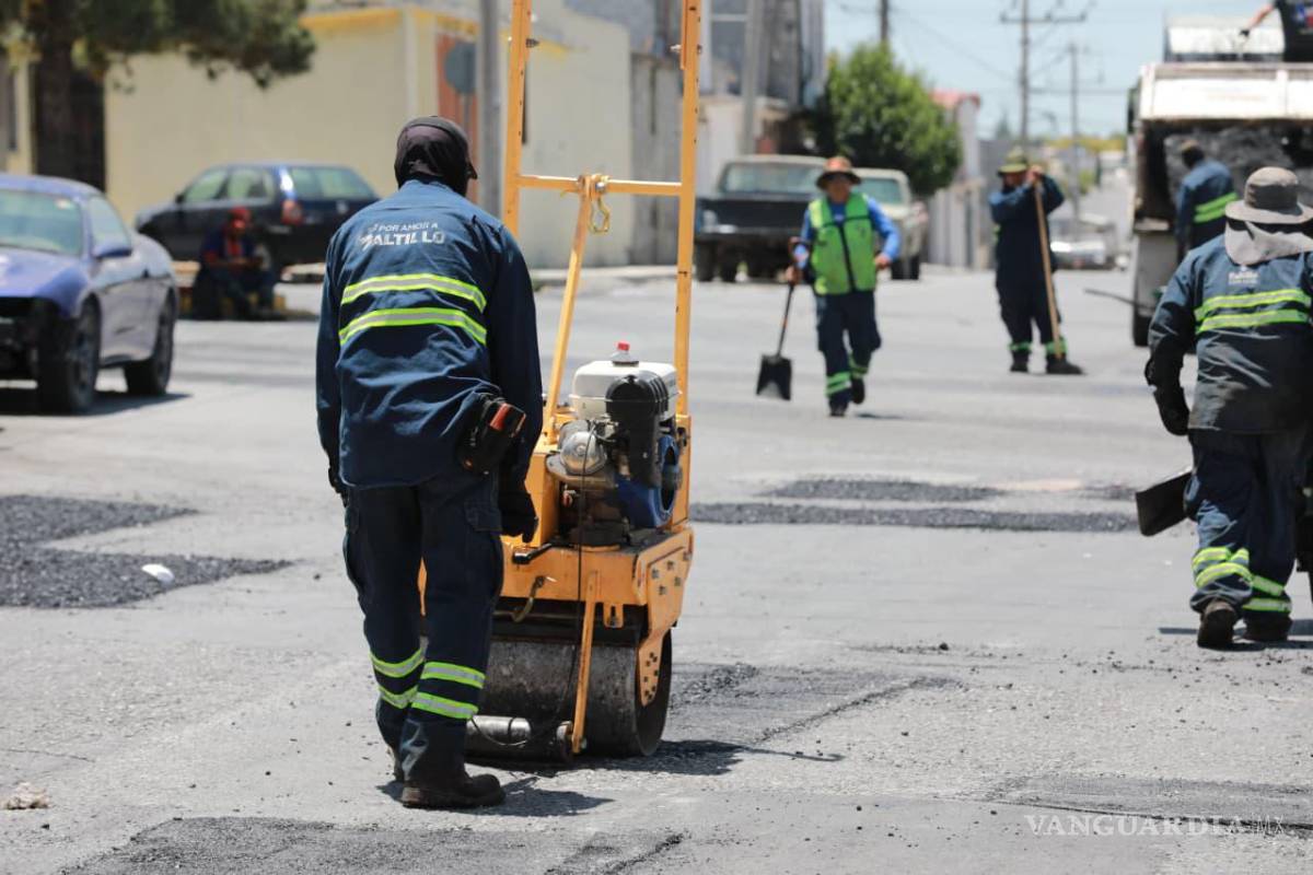 $!El programa “Aquí Andamos” contempla trabajos de pavimentación, pintura y mantenimiento vial en Saltillo.