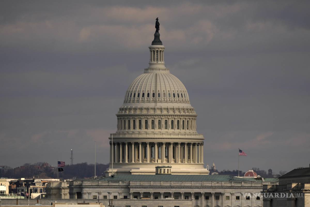Demócratas piden a Donald Trump dar marcha atrás en aranceles a México y Canadá