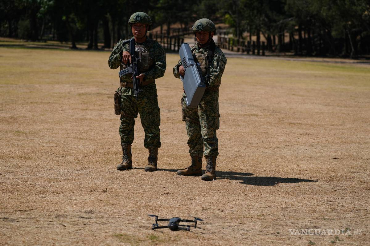$!Soldados del escuadrón antidrones del Ejército Mexicano muestran el equipo y las tácticas que utilizarán durante la Copa Mundial de la FIFA 2026.