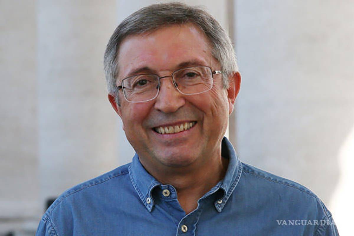 $!"Píldoras para el alma”, reúne los tuits del papa Francisco