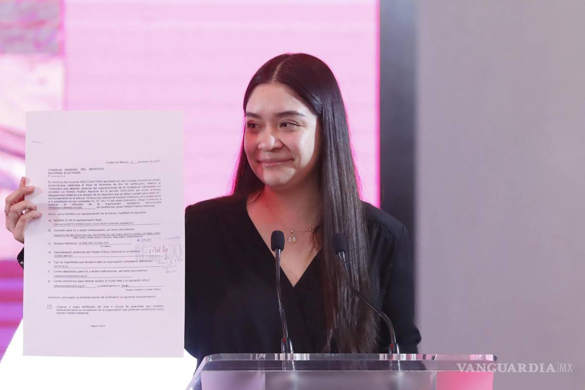$!La representante del partido Frente Cívico Nacional, Jessica Castillo en una rueda de prensa en Ciudad de México.
