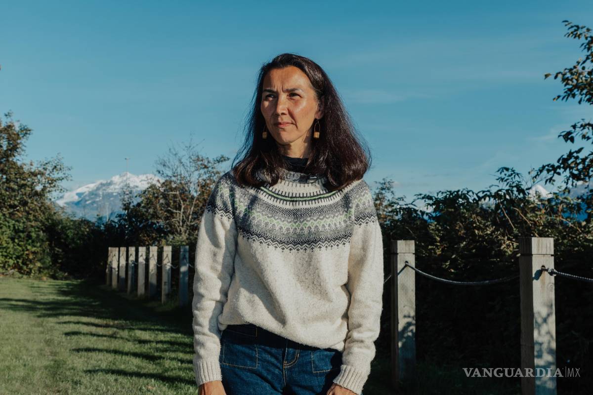 $!Mary Peltola, representa un contraste frente al envejecido establishment demócrata de Washington y frente a la facción que intenta reemplazarlo: un ala izquierda en ascenso.