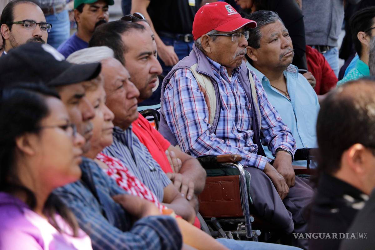 $!Entrega Manolo Jiménez 106 escrituras de vivienda