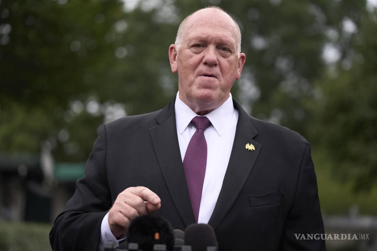 $!El zar fronterizo de la Casa Blanca, Tom Homan, habla con periodistas en la Casa Blanca.