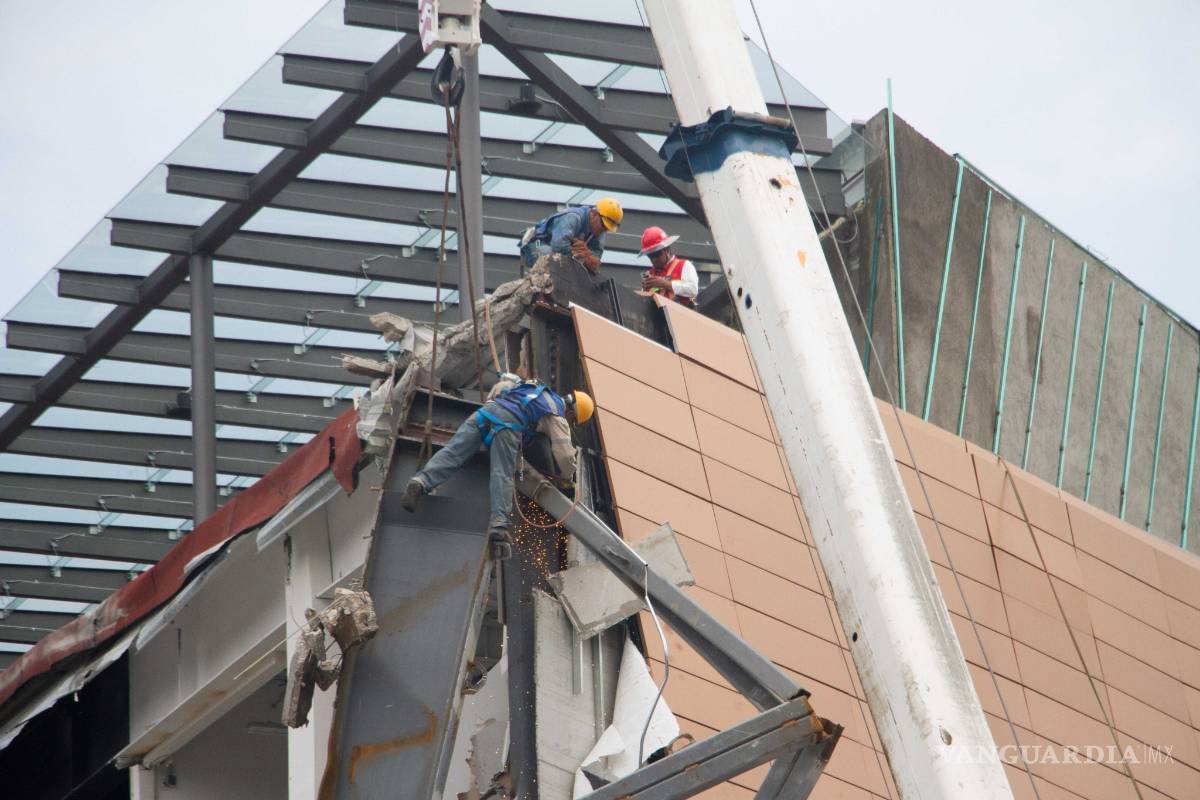 $!Ponen 'ojo' a todas las plazas de CDMX tras derrumbe en Artz