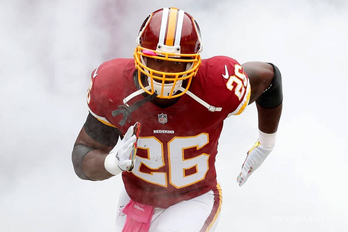 Jugadores de la NFL ya amenazaron con arrodillarse cada que se entone el Himno Nacional