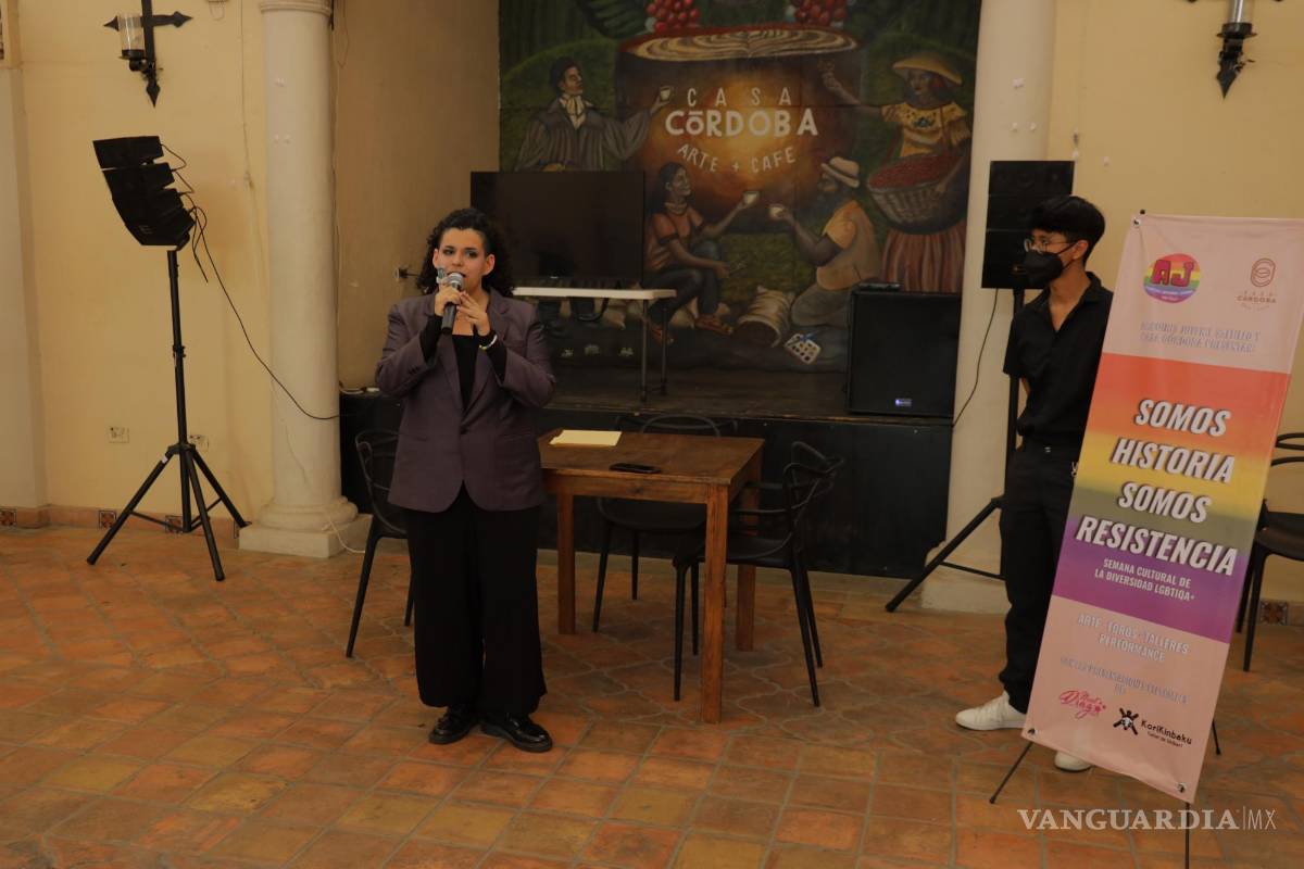 $!Saltillo, Coah. Mex. 22 de junio del 2022 Inauguración de la expo Somos Hitoria, Somos Resistencia, de temática LGBT en el marco de la semana cultural del mismo nombre en el café Casa Córdoba.