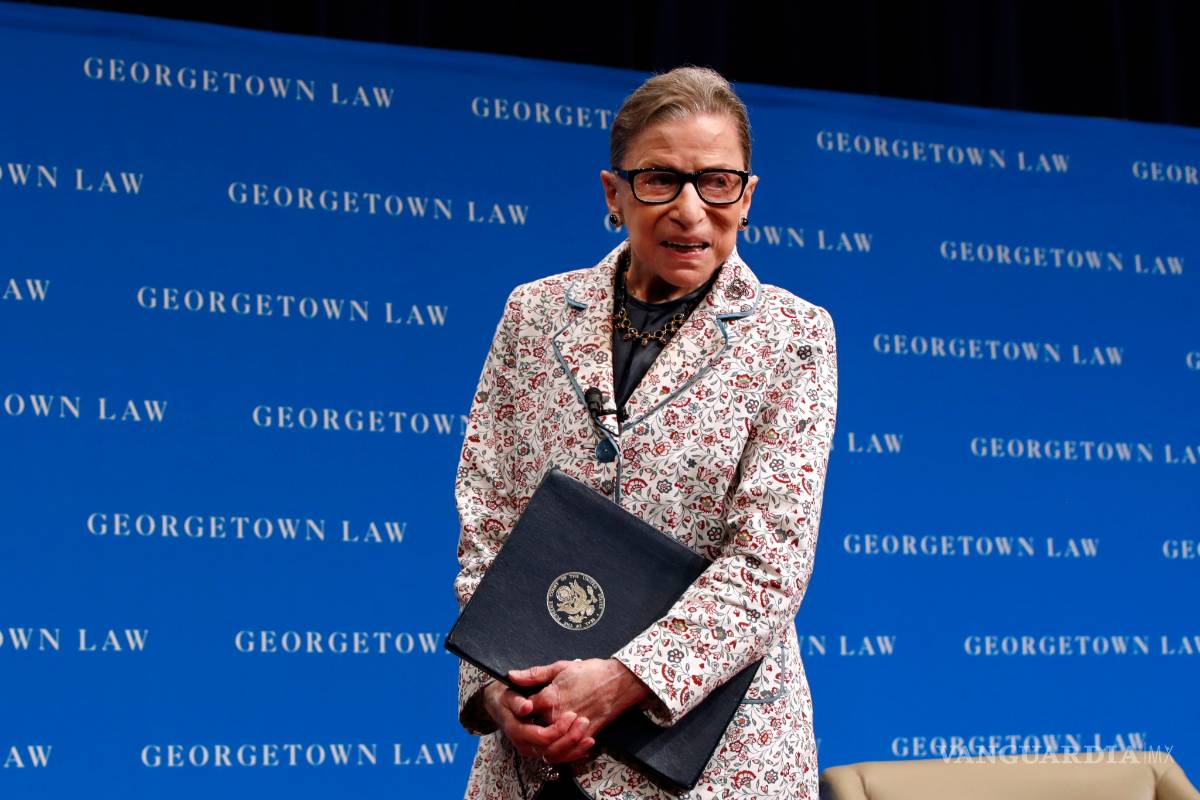 Hospitalizan a Ruth Bader Ginsburg, jueza de la Corte Suprema de EU