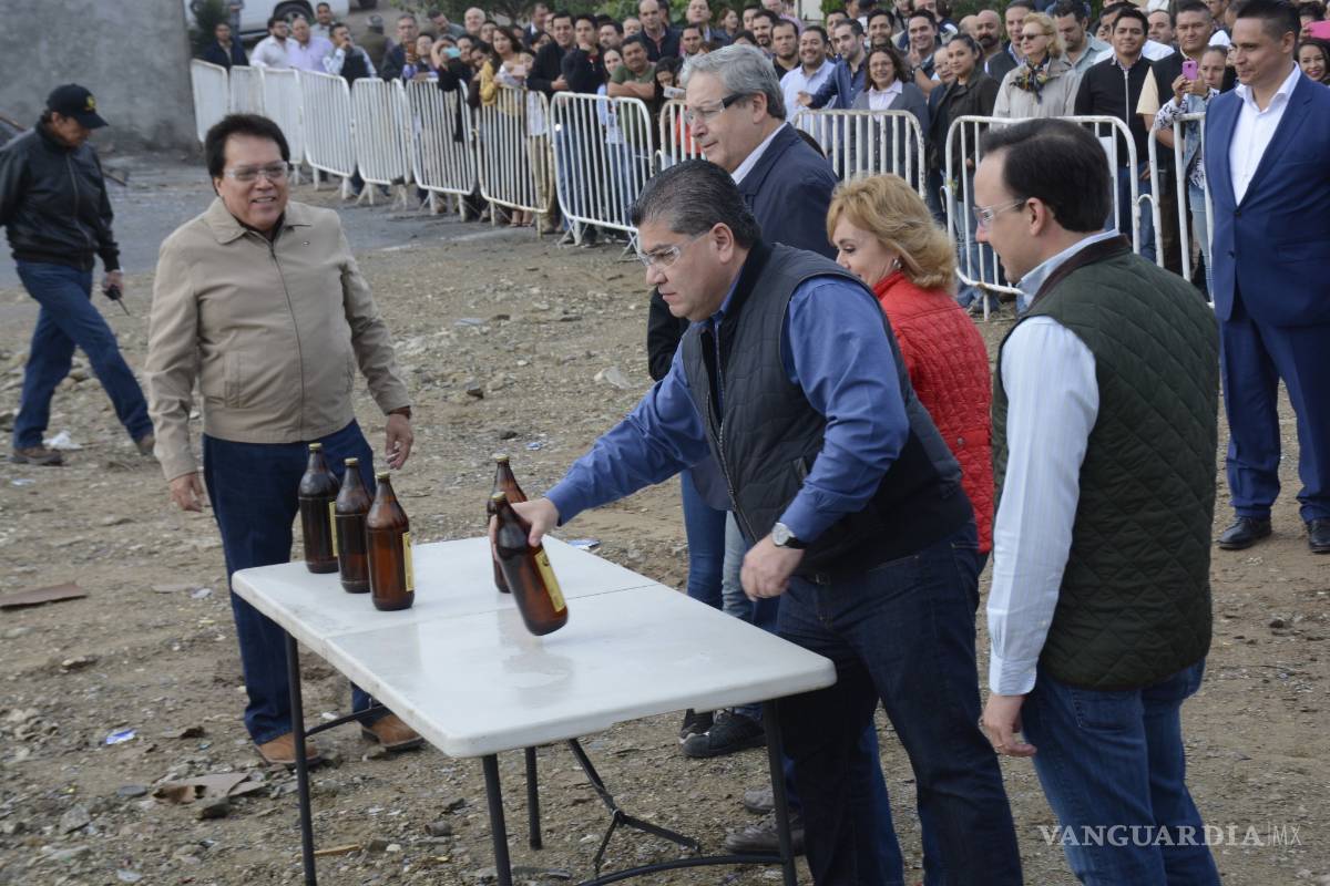 $!Miguel Riquelme acude a quema de droga y destrucción de objetos del delito en Saltillo