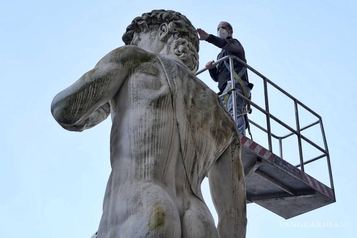 En solidaridad con Ucrania, incendian una copia del David de Miguel Ángel en Florencia