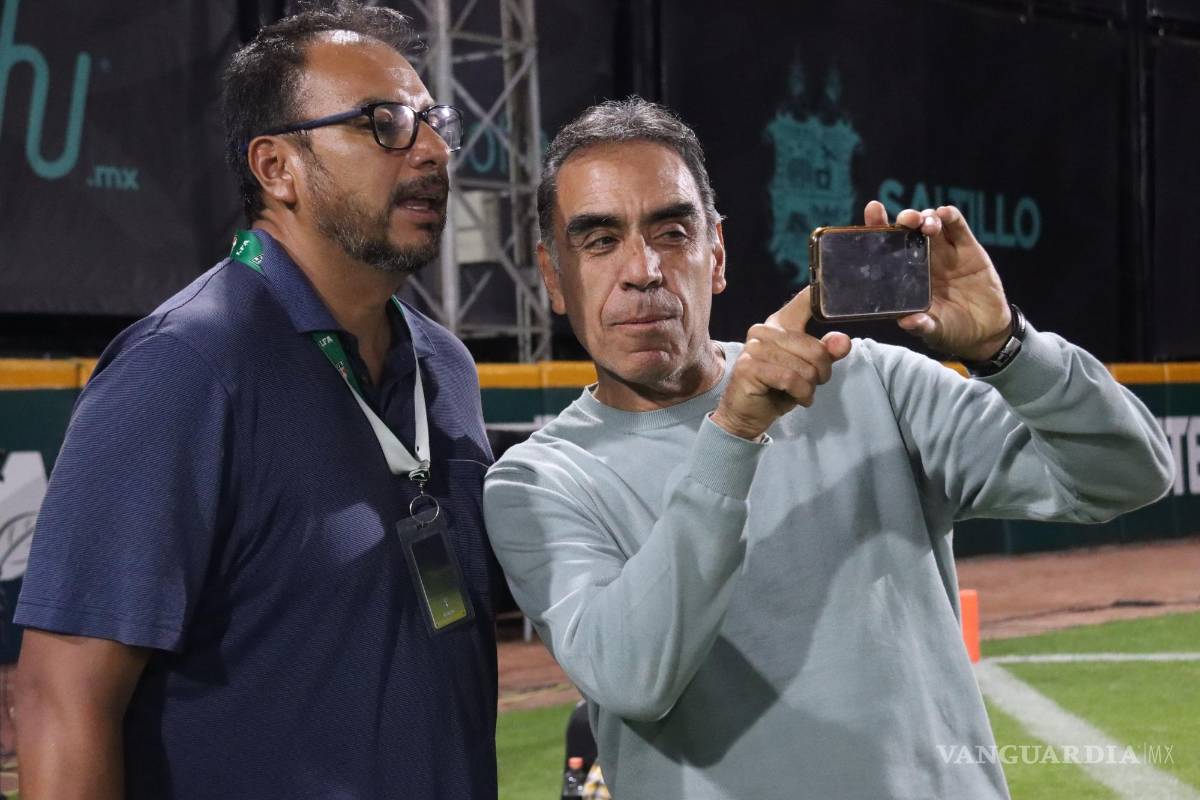 $!El periodista y cronista deportivo Enrique Garay estuvo grabando su Podcast el cual se trasmitirá en Amazon Music.