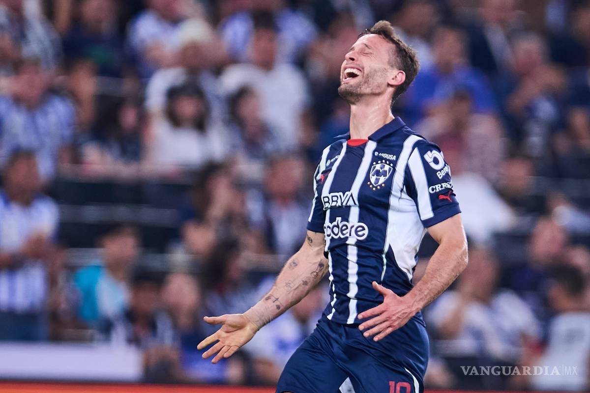 Rayados confirma que Sergio Canales se lesionó al romper una puerta de cristal