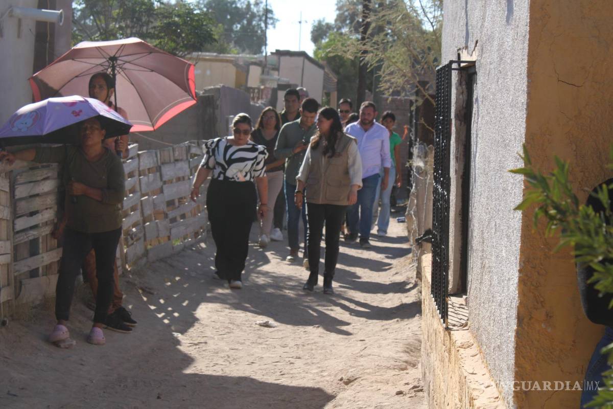 $!Autoridades visitaron a la familia de Anuel Esquivel para externarles su apoyo.