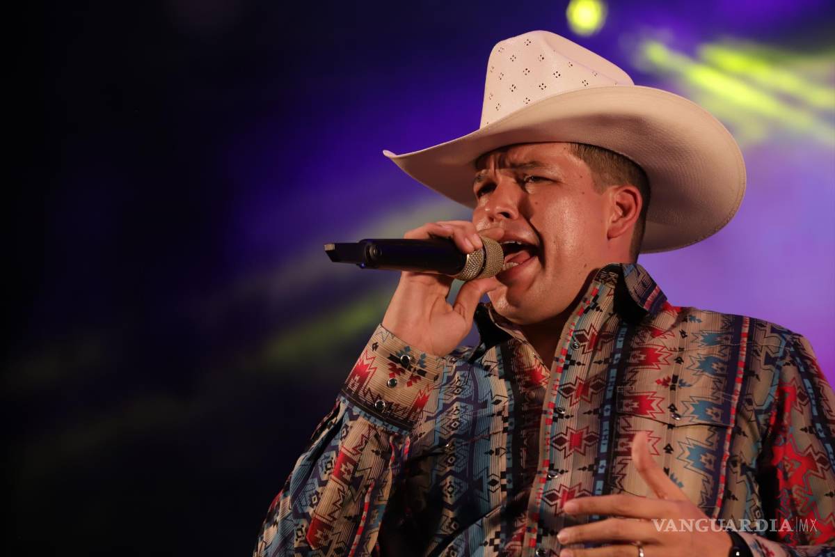 $!El cantante aseguró que su video musical ‘Una década del Penco’ es de los más visitados en YouTube; el material se grabó en la feria de 2019.