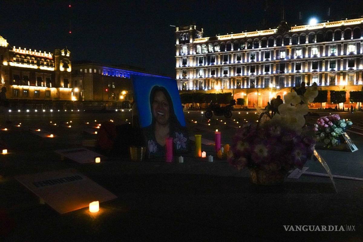 8M, cerca de 1,000 lápidas en el Zócalo de Ciudad de México recuerdan a las víctimas de feminicidio (fotos)