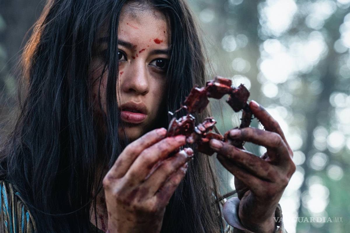 $!La actriz Amber Midthunder en su papel de Naru, en una escena de la película Prey.