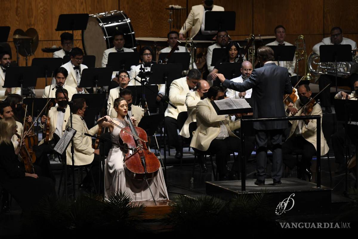 $!Saltillo, Coah. Mex. 24 de marzo del 2022 Concierto de la Orquesta Filarmónica del Desierto con la participación estelar de la chelista María Coll