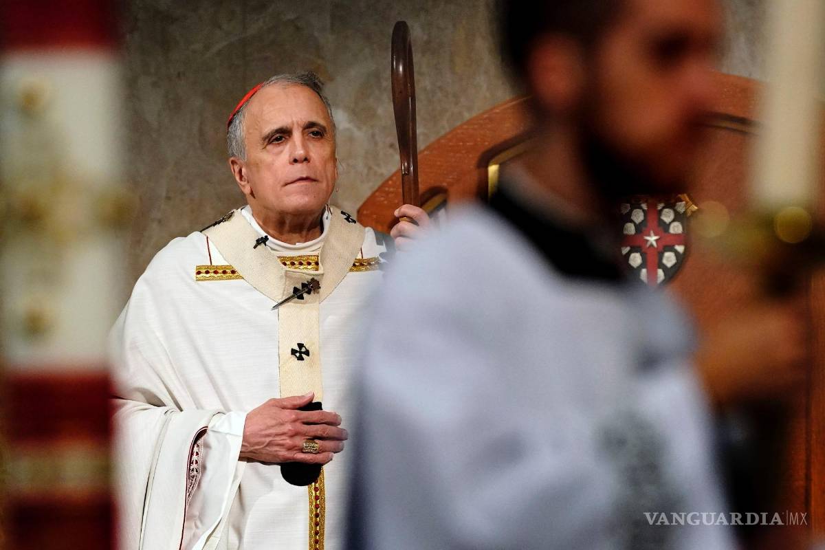 $!El cardenal Daniel DiNardo preside una misa de ordenación de siete candidatos al sacerdocio en la concatedral del Sagrado Corazón en Houston, el 1 de junio de 2019.